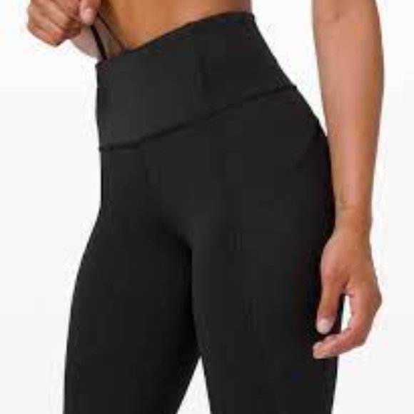 Lululemon Black Fast and Free High Rise Crop 23'' - Size 6 - Picture 3 of 7